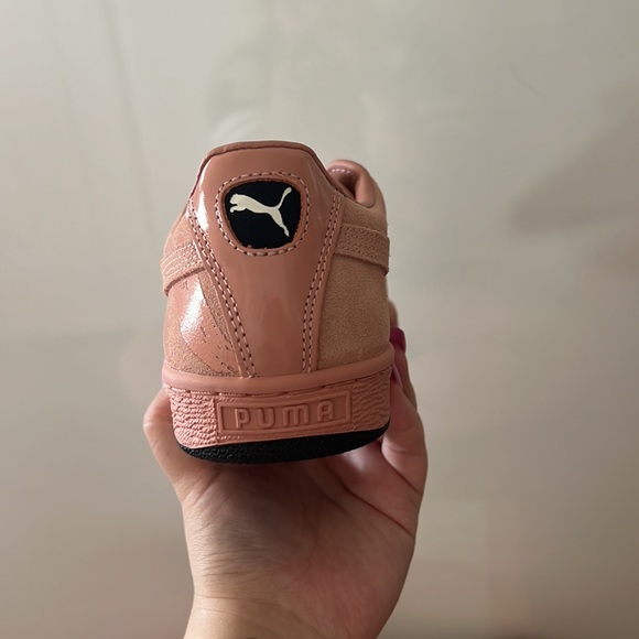 Brand new limited edition MAC cosmetics x PUMA suede crème d’nude sneakers W8 - Picture 4 of 8